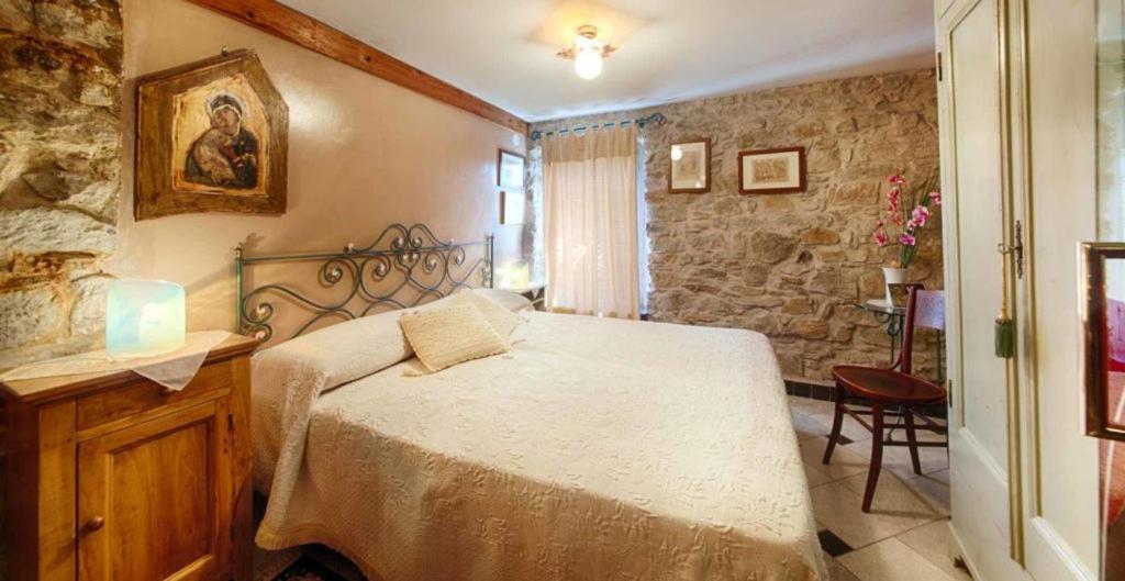 Muntaecara Hotel Diffuso Apricale Exterior foto