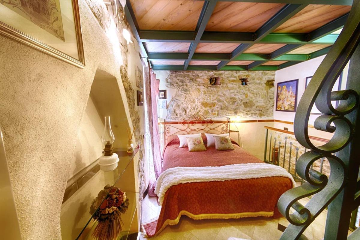 Muntaecara Hotel Diffuso Apricale Exterior foto